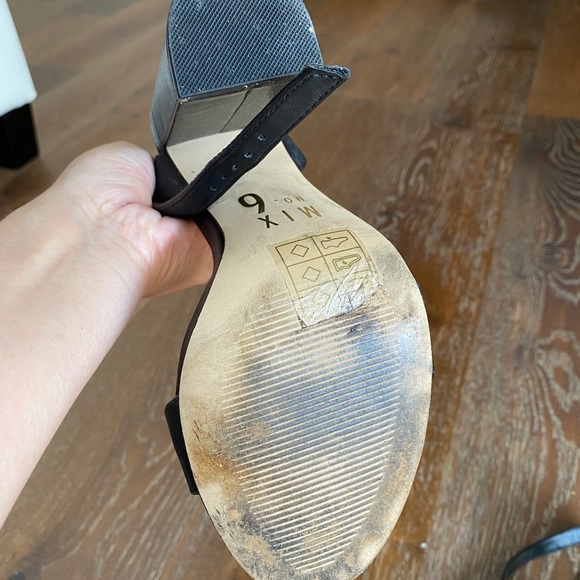 Ankle strap block heels 4” - Picture 4 of 4